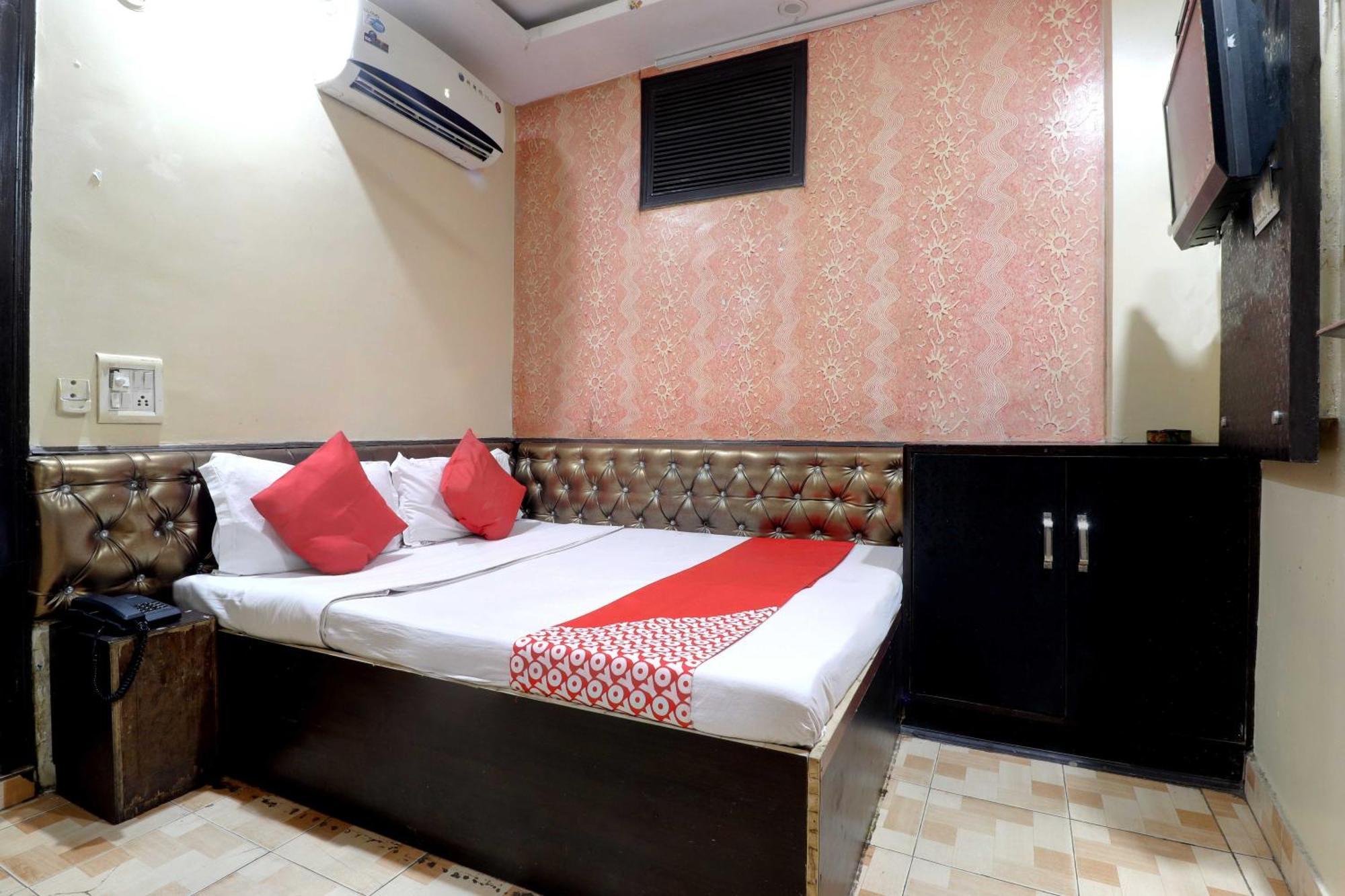 Oyo Flagship 81569 The Red Rose Inn New Delhi Eksteriør billede